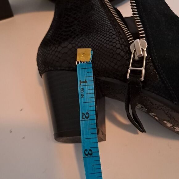 *Final Price* Vionic Ankle Boots Women's 6.5 Anne Suede Croc Leather Orthopedic - Picture 8 of 8